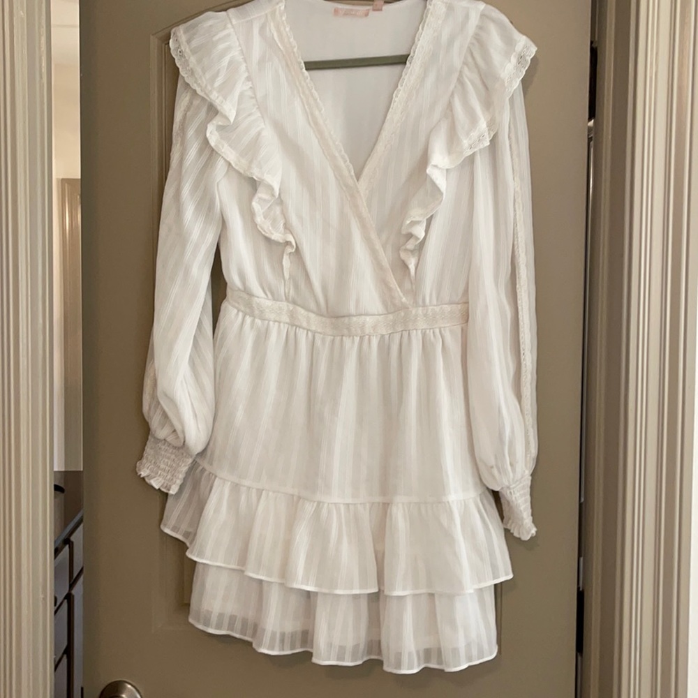White long sleeve dress
